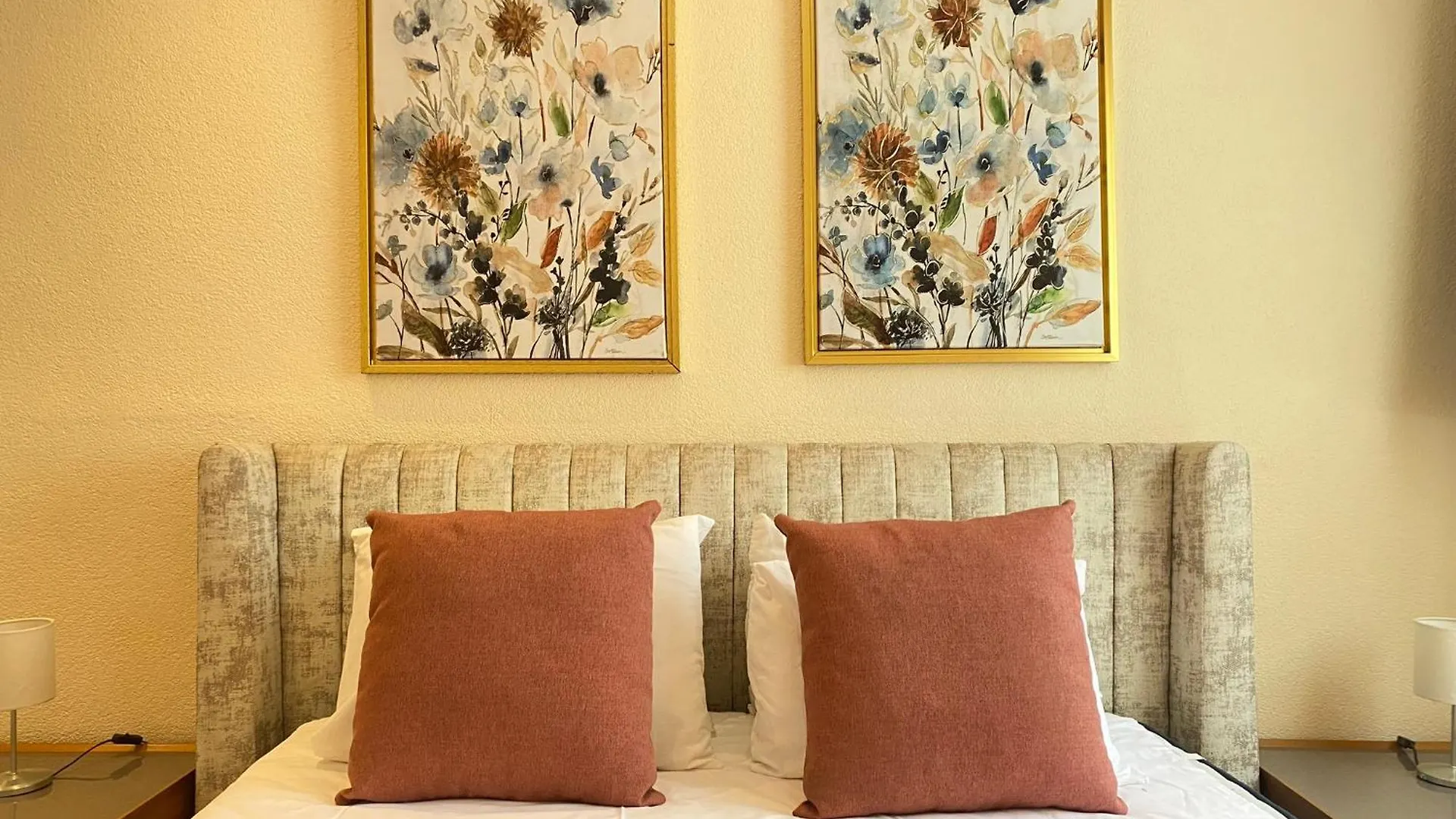 Stylish 2Br Apt Lagoon Views Beach Bogazici アパート