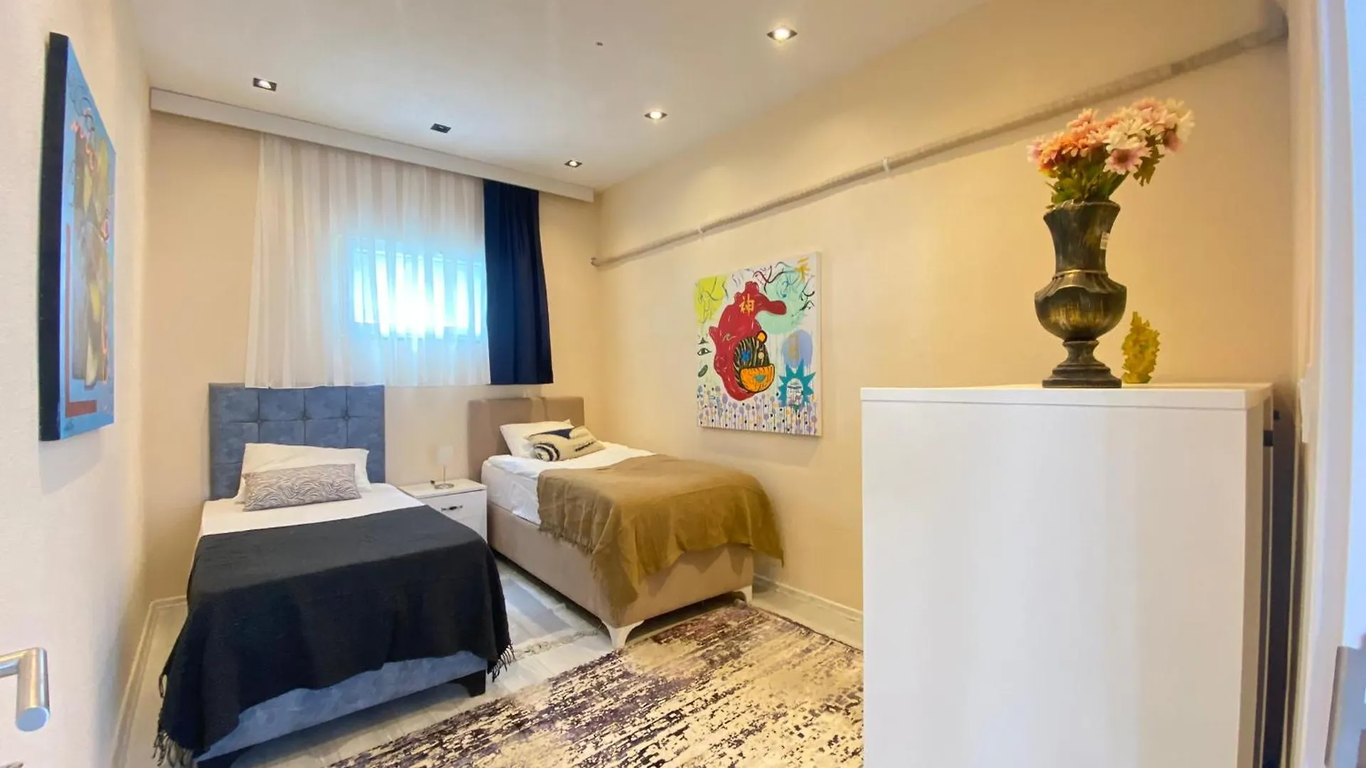 Stylish 2Br Apt Lagoon Views Beach Bogazici アパート